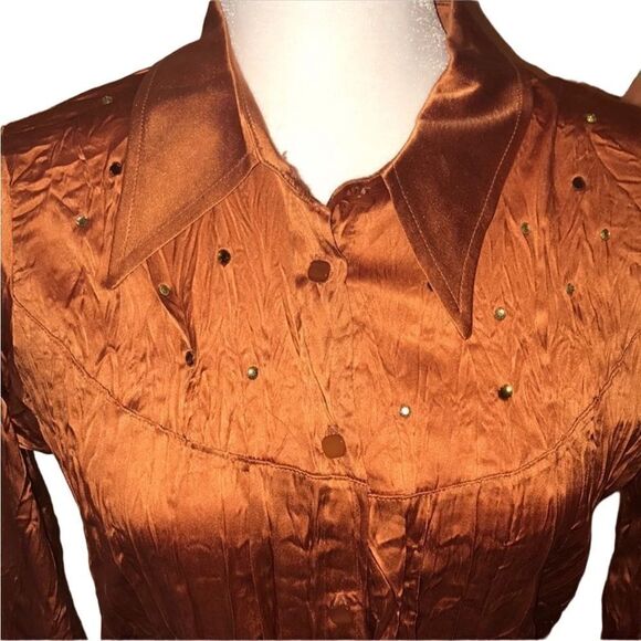 🍁Gasp Bell Sleeve Silky Top - Picture 2 of 7